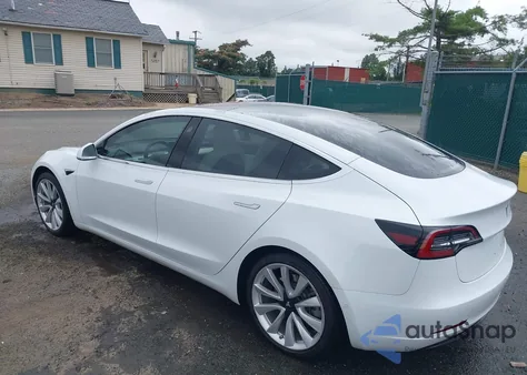 2018 Tesla Model 3 Long Range/Performance z USA, uszkodzony, nr VIN 5YJ3E1EB7JF098025